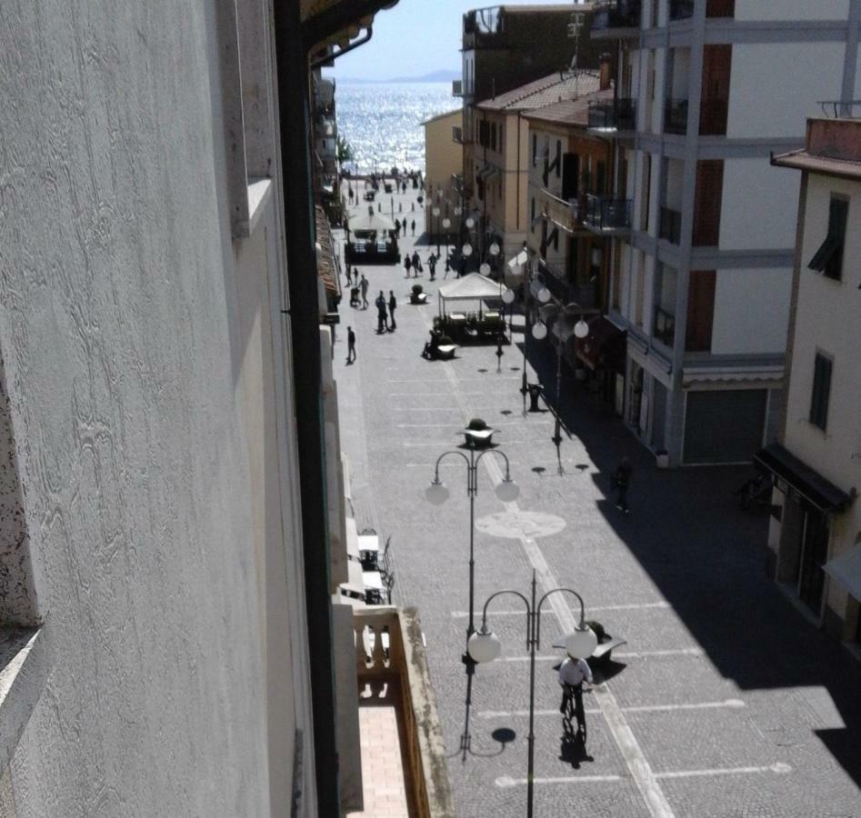 Via Roma 44 Apartment Follonica Exterior photo